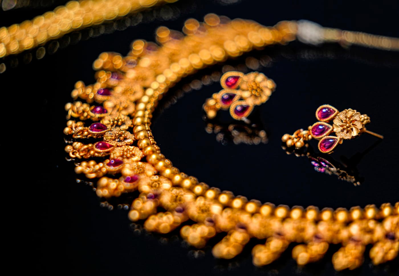Necklaces — handmade in gold at Simoni Gold